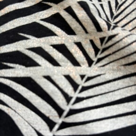 Old Navy high neck swing tank top in black with creamy gold palm leaf print - Picture 7 of 7